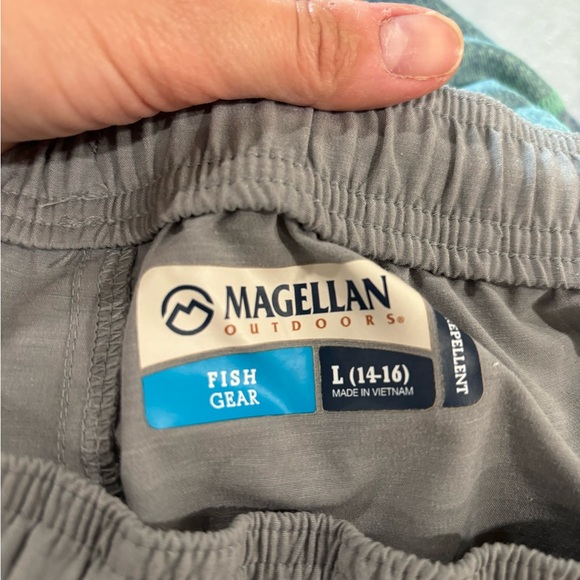 Magellan fishing gear shorts - Picture 6 of 7